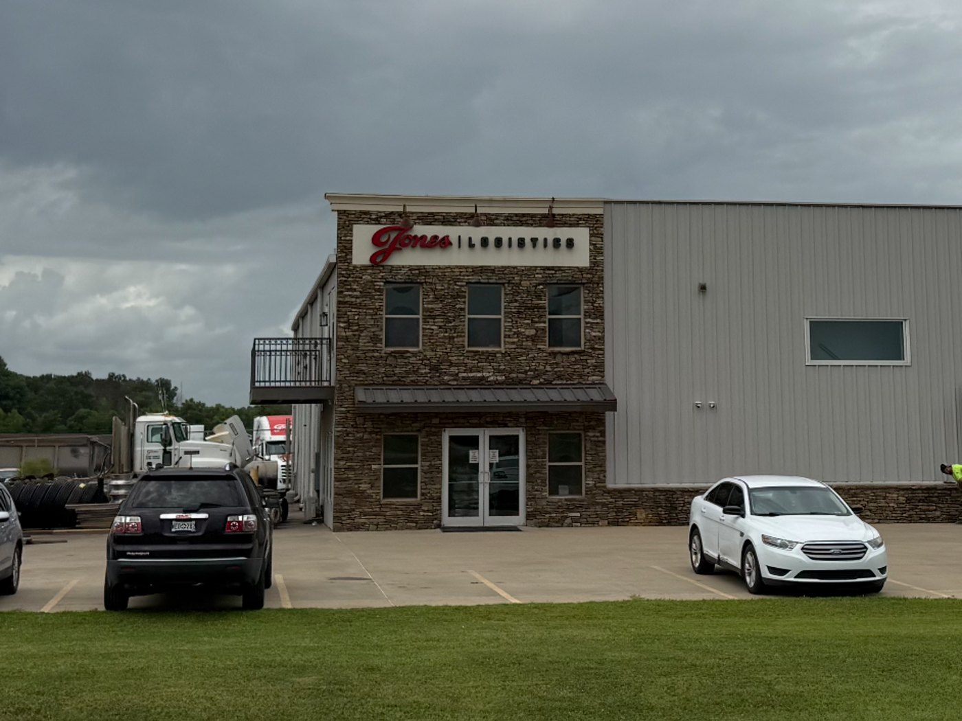 Jones Logistics headquarters building in Columbus, Mississippi